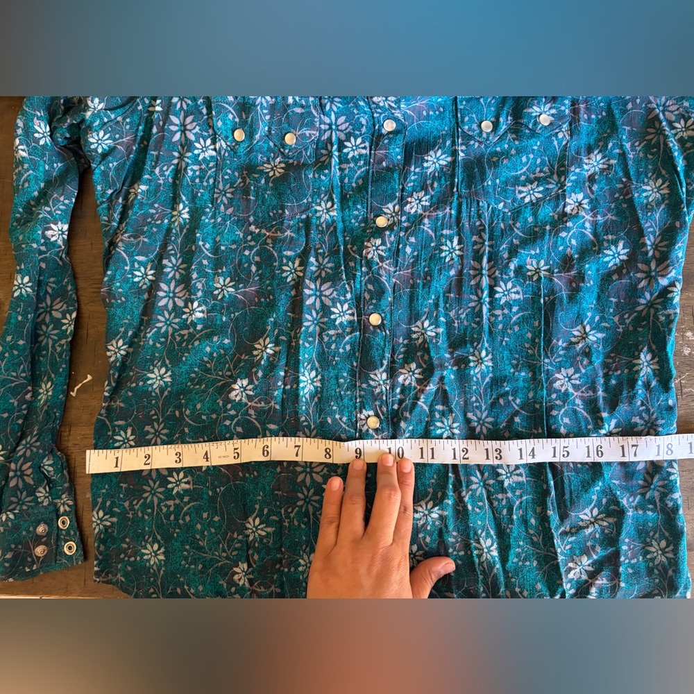 Wrangler Wrancher Western Shirt
Womens XL Teal Floral Snap Front Rayon  LWR3309